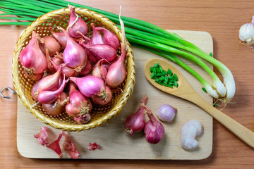 red onions or shallots