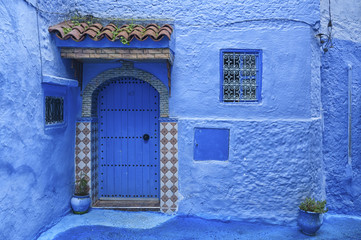 Fototapeta na wymiar CHEFCHAOUEN, MOROCCO – FEBRUARY 19, 2017: The ancient blue Medina of Chefchaouen, the blue pearl of Morocco