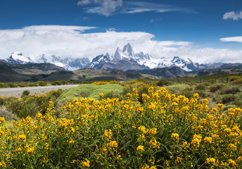 Fototapeta premium Mount Fitz Roy, Los Glaciares National Park, Patagonia, Argentina