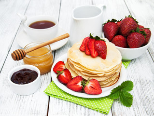 pancakes with strawberries