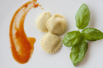 Ravioli ricotta e spinaci