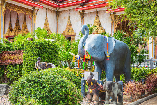 Храмовый комплекс Ват Чалонг в Пхукете, Таиланд.