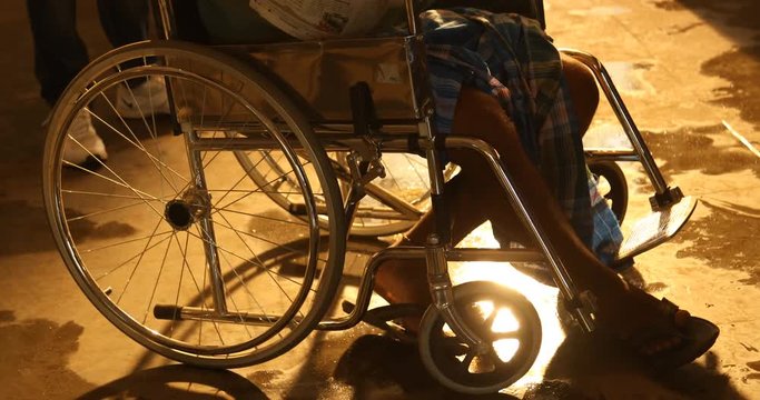 Standard manual wheelchair
