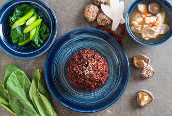 chicken and herb soup, chinese kale with berry rice