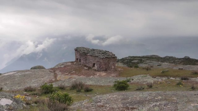 Mountain village ruins, Chullpas, Marcahuasi - 1