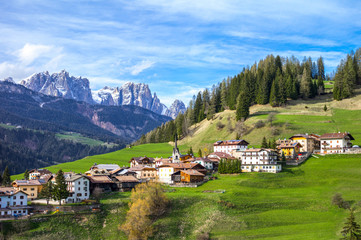 Fototapeta na wymiar The picturesque landscapes of the Dolomites area