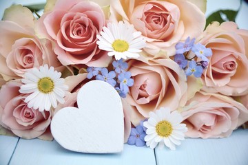 Grußkarte - Rosenstrauß mit Herz, Vergissmeinnicht und Margeriten