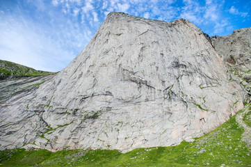 Falaise au-dessus de Bunes Beach