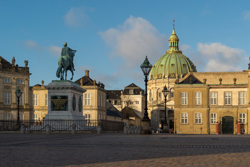 Fototapeta na wymiar Copenaghen Statue