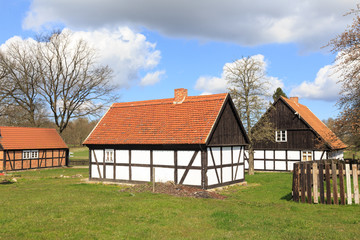 Zabytkowe zabudowania o konstrukcji szachulcowej (pruski mur) w Swołowie w okolicach Słupska - 146421584