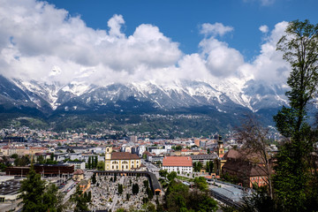 Fototapeta na wymiar Alpenstadt Innsbruck