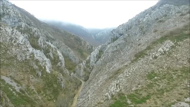 Vuelo sobre las hoces de la Boyeriza, Geras de Gor&oacute;n, Le&oacute;n