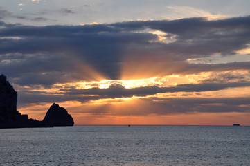 Obraz na płótnie Canvas picturesque sunset on the sea