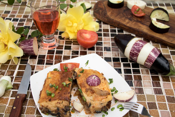 Auberginenauflauf mit bunter Aubergine