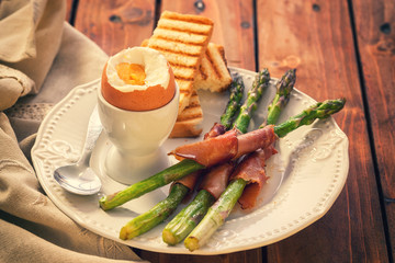 Grilled Asparagus Wrapped in Prosciutto