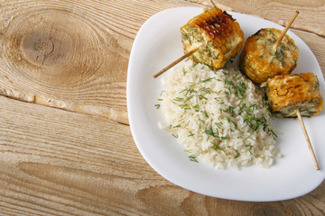 Corn cobs cooked on a grill