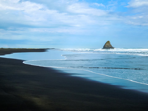 Idyllic Karekare Beach, New Zealand - Stock Image