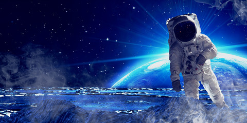 Obraz na płótnie Canvas Astronaut in outer space.
