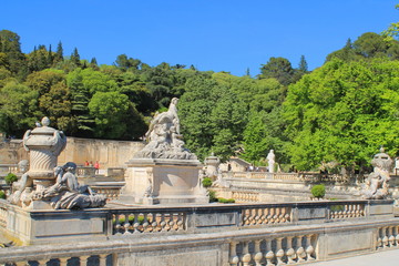 Jardin de la fontaine &agrave; N&icirc;mes, France
