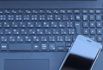 ノートパソコン　スマートフォン