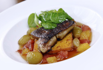 Foie gras fried with shallots