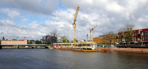 Budowa u brzegu Odry © Konrad_elx