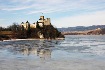 Zamek nad jeziorem