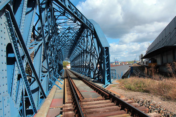 Eisenbahnbrücke am Alberthafen in Dresden.2


