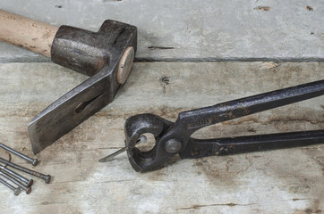 keser ile çivi kerpeten