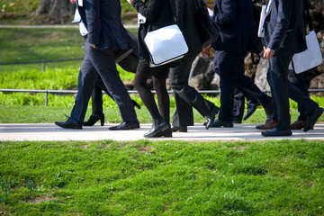 Gruppe von Geschäftsleuten auf der Strasse