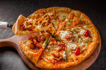 ミックスピザ　 Mix pizza Italian snack