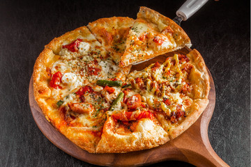 ミックスピザ　 Mix pizza Italian snack