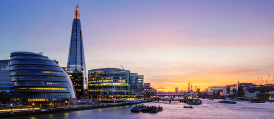 Fototapeta London city at sunset. obraz