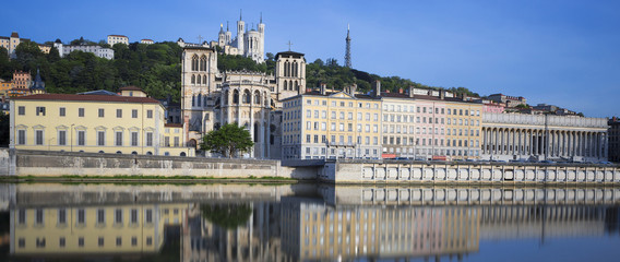 Fototapeta na wymiar View of Saône river