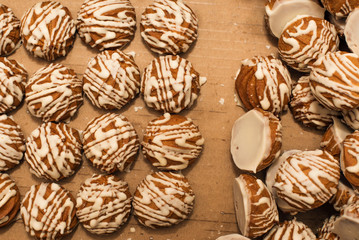 Welded profiteroles with white chocolate top