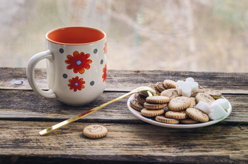 Oatmeal with caramel, banana and nuts.