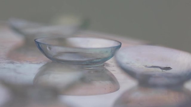 Soft contact lenses rotate