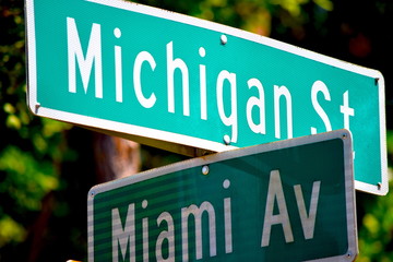 Fototapeta premium Michigan Street and Miami Avenue