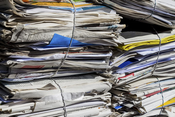 Stapel Altpapier. Alte Zeitungen