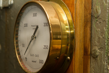 gauge on boat