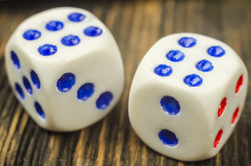 Playing dice for gambling