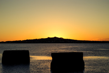 atardecer en un puerto