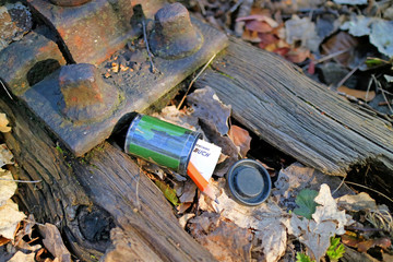 Fototapeta premium Geocache an Bahnschiene
