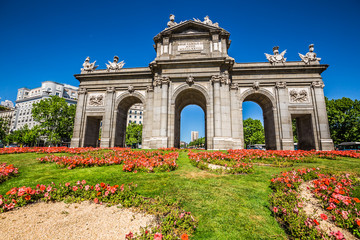 Obraz premium Alcala Gate (Puerta de Alcala) - Monument in the Independence Square in Madrid, Spain