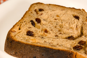 ブドウをたっぷり練り込んだ手作りブドウパン