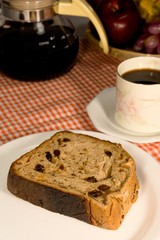 ブドウをたっぷり練り込んだ手作りブドウパン