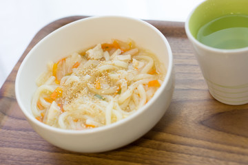 昼食イメージ　うどん