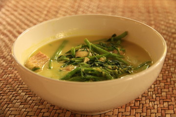 Curry Soup with Vegetables – Cambodian Cuisine
