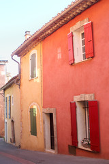 Fototapeta na wymiar Roussillon, Provence, France- colorful houses