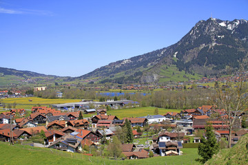 Fototapeta na wymiar Bihlerdorf - Blaichach - Grünten - Frühling - Allgäu - Sonthofen - Oberallgäu
